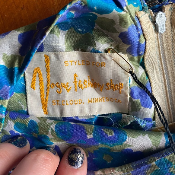 Vintage 50s/60s silk floral dress - Picture 8 of 8